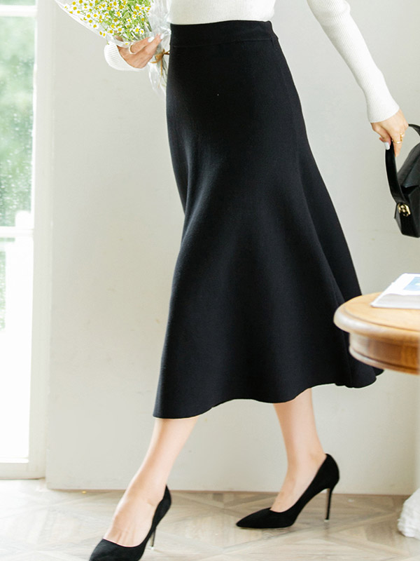 Black A-line Solid Knit Maxi Skirts