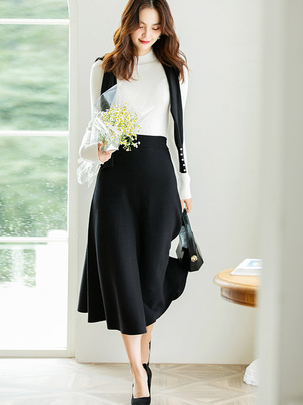 Black A-line Solid Knit Maxi Skirts