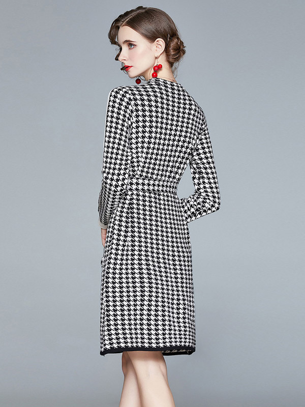 Black Standard Collar Houndstooth Knit Dress with Belt