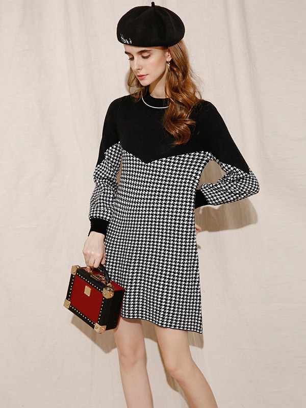 Black Round Neck Knit Dress in Houndstooth Check