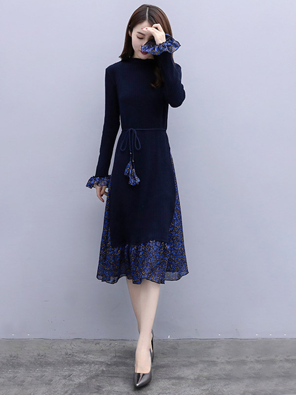 Navy Blue Knitted Midi Dress in Floral Print