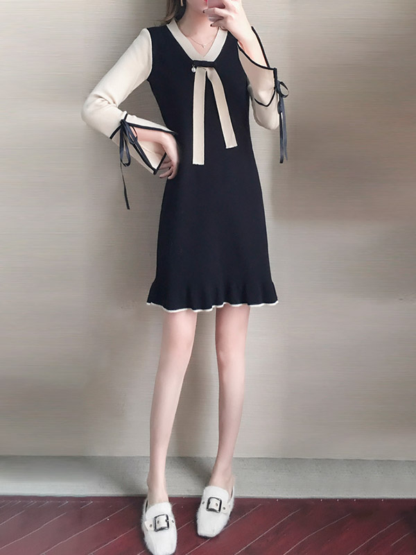 Black Knit A-line Dress in Ribbon Detail