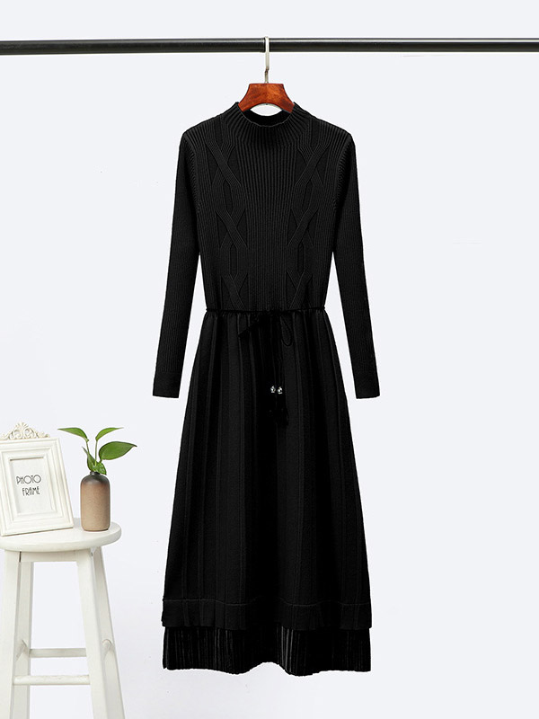 Black Knit A-line Pleated Dress in Ruffle Detail