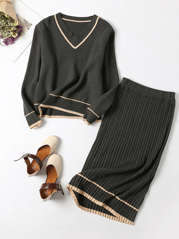 Dark Grey V-Neck Knit Top with Pleated Skirt