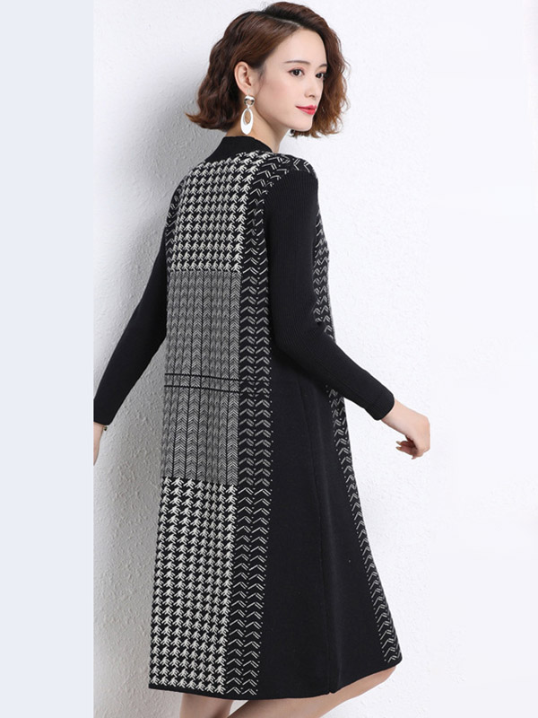 Black Stand Collar Knitted Shift Dress in Check Print