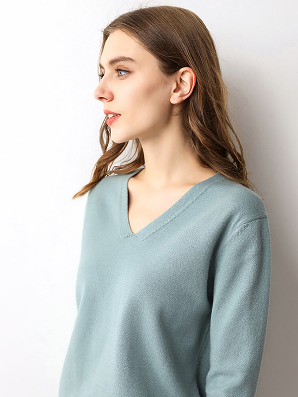 Green V-neck Comfortable Base Knit Sweaters