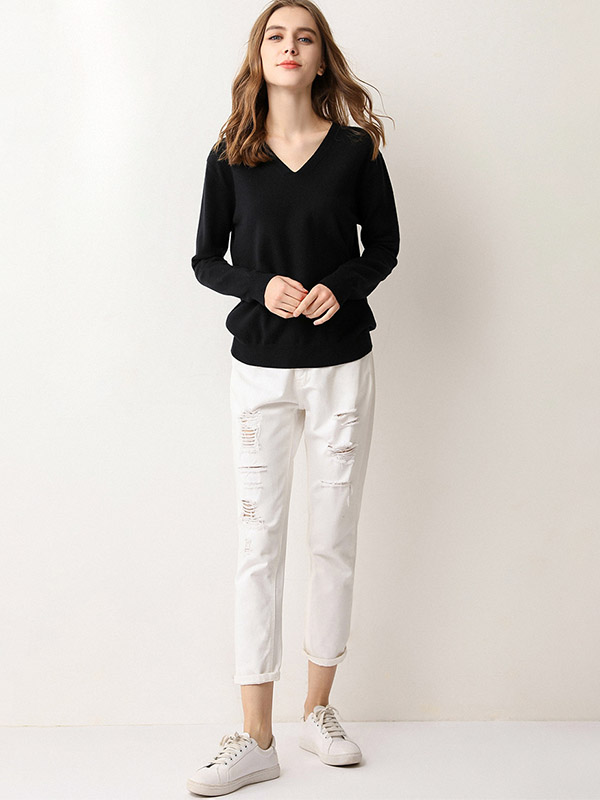 Black V-neck Comfortable Base Knit Sweaters