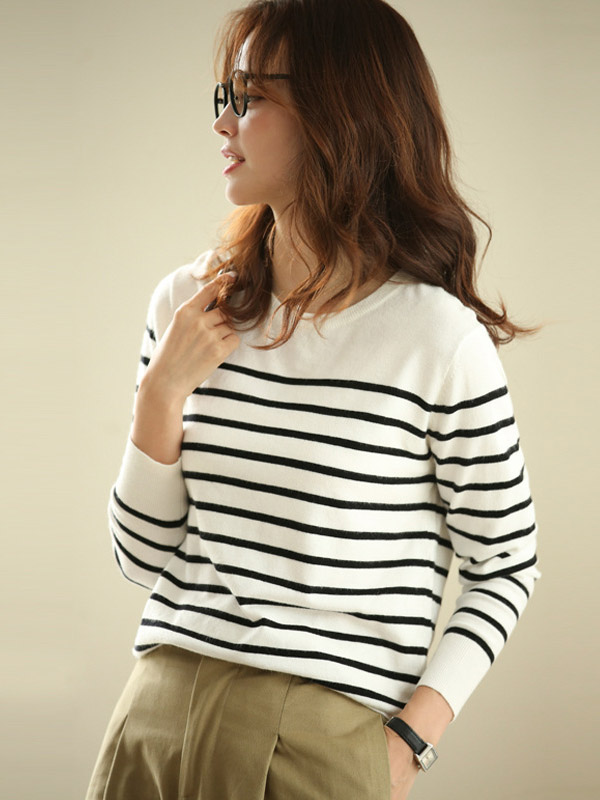 White Casual Striped Round Neck Knit Sweaters