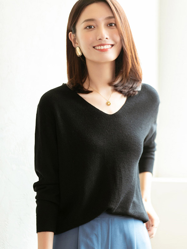 Black Temperament V-neck Bottoming Knitted Sweaters