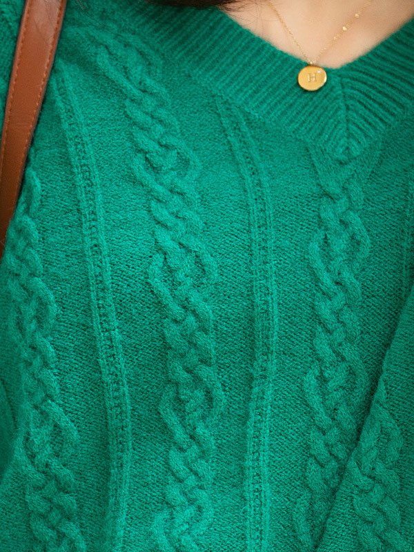 Green Dyeing V-neck Twist Loose Knit Sweaters