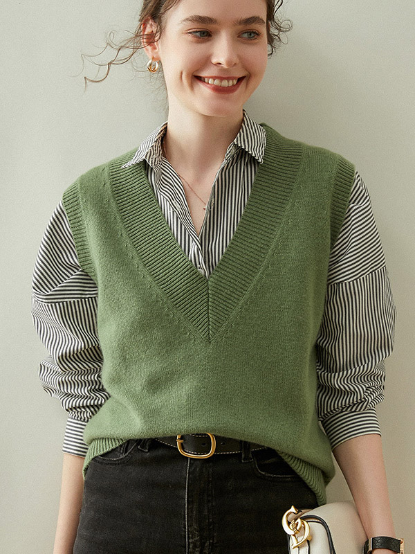 V-neck Heavy Knit Vest in Green