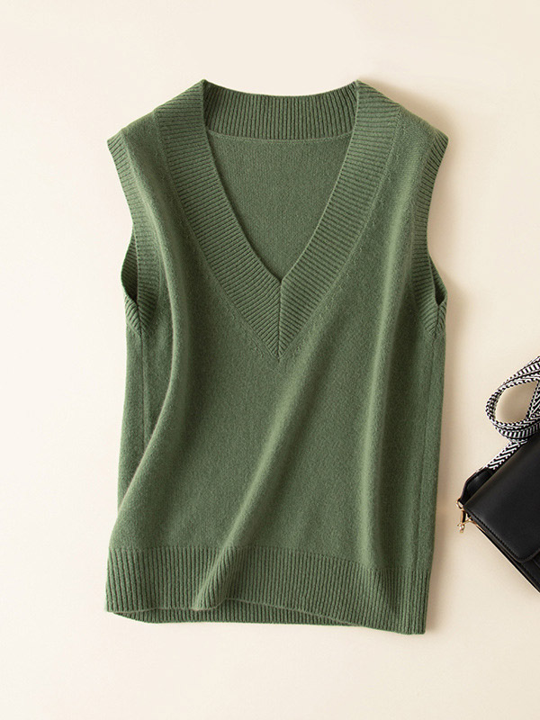 V-neck Heavy Knit Vest in Green