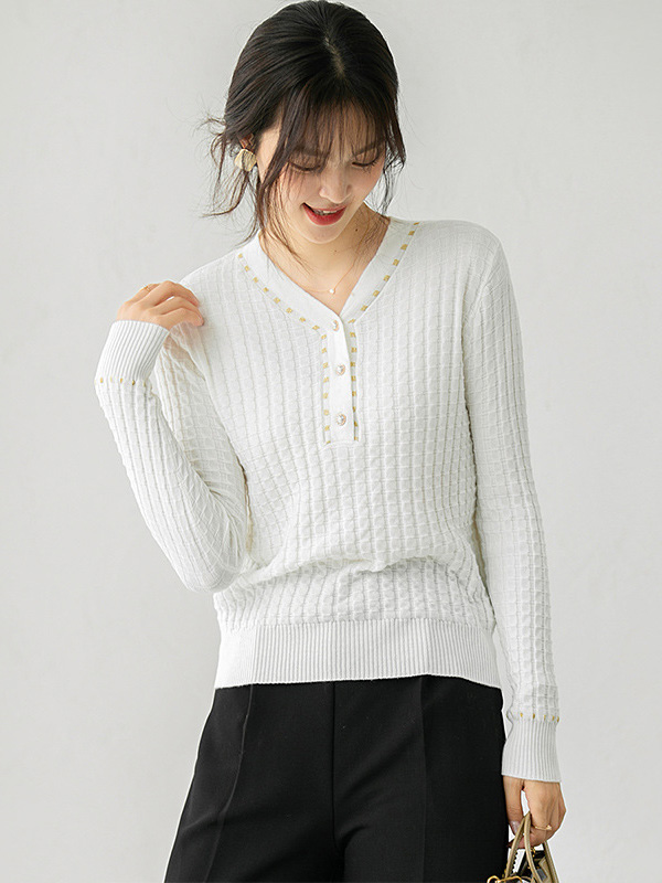 White V Neck Knitted Top