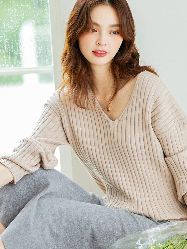 Apricot V-neck Ribbed Style Sweater