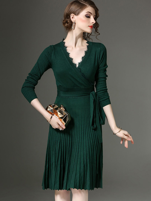 Green V Neck Tie Waist Pleated Knit Dress